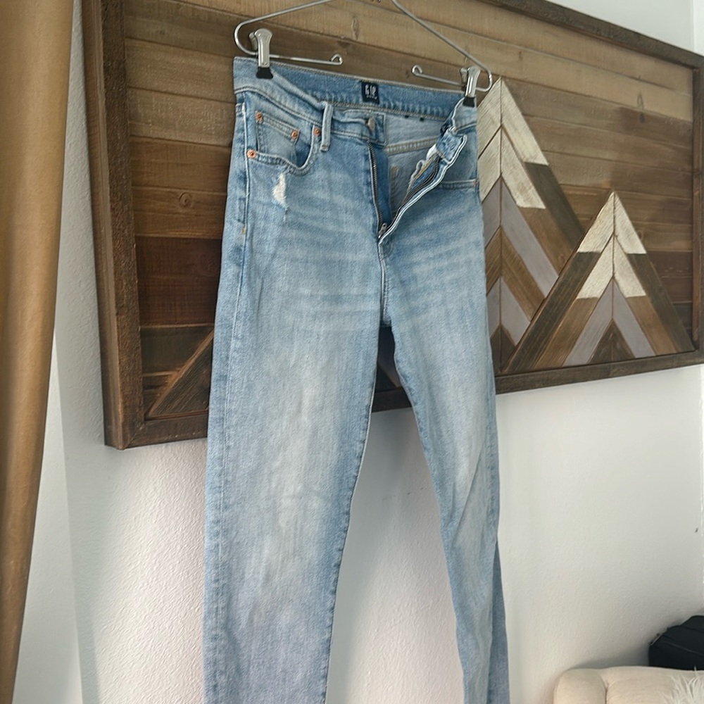 Gap high rise girlfriend jeans size 26